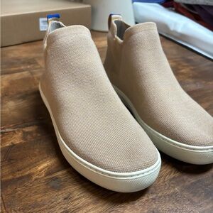 Rothys Camel Chelsea Shoes
